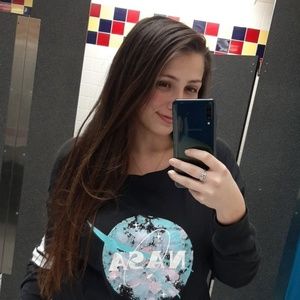 Meet your Posher, Caitlyn